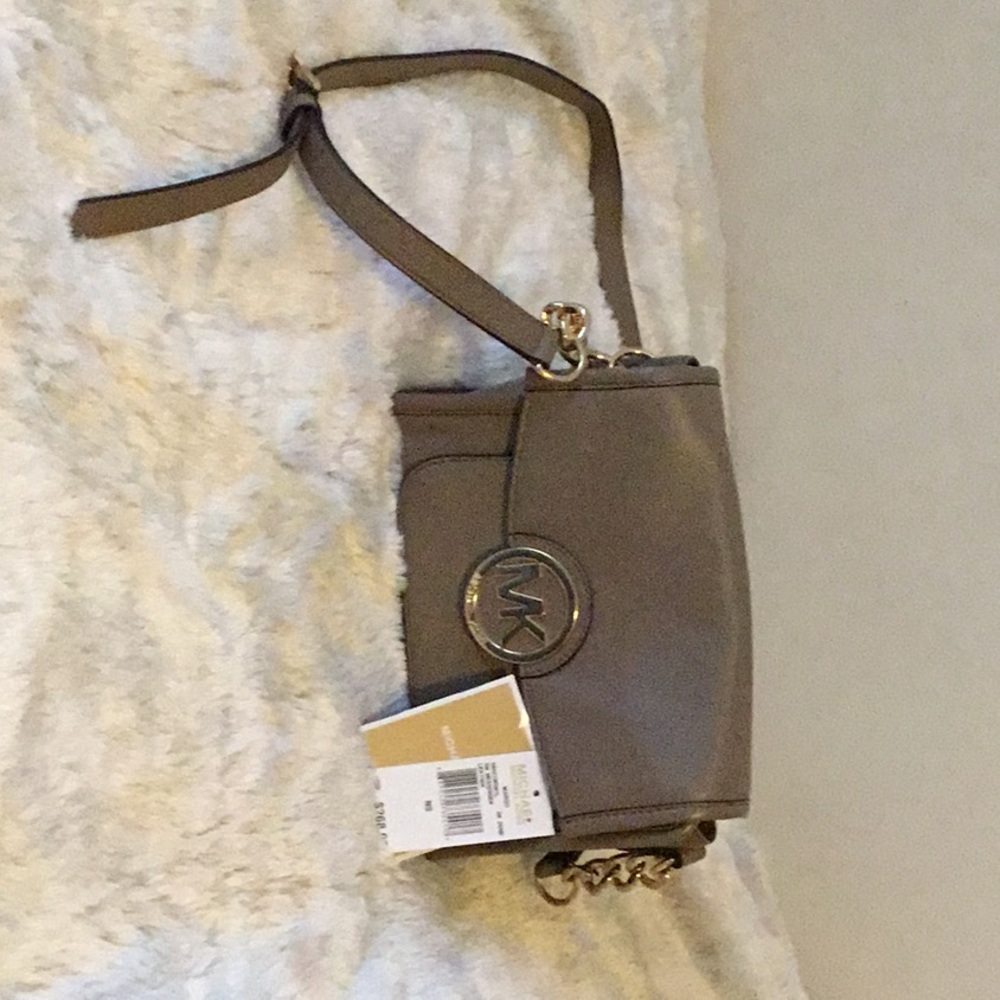 Micheal Kors Margo messenger